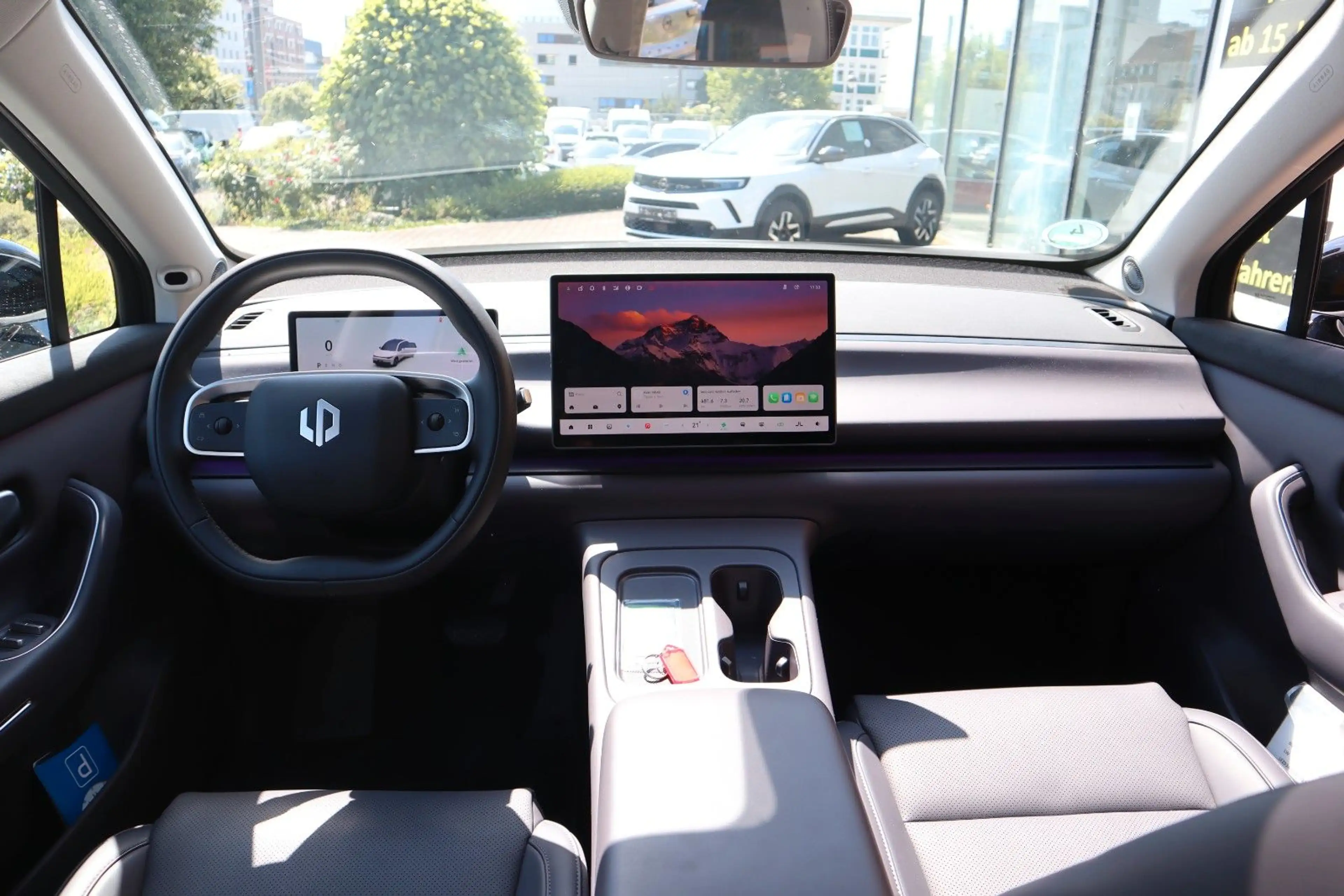 Leapmotor C10 REEV Design — photo 8