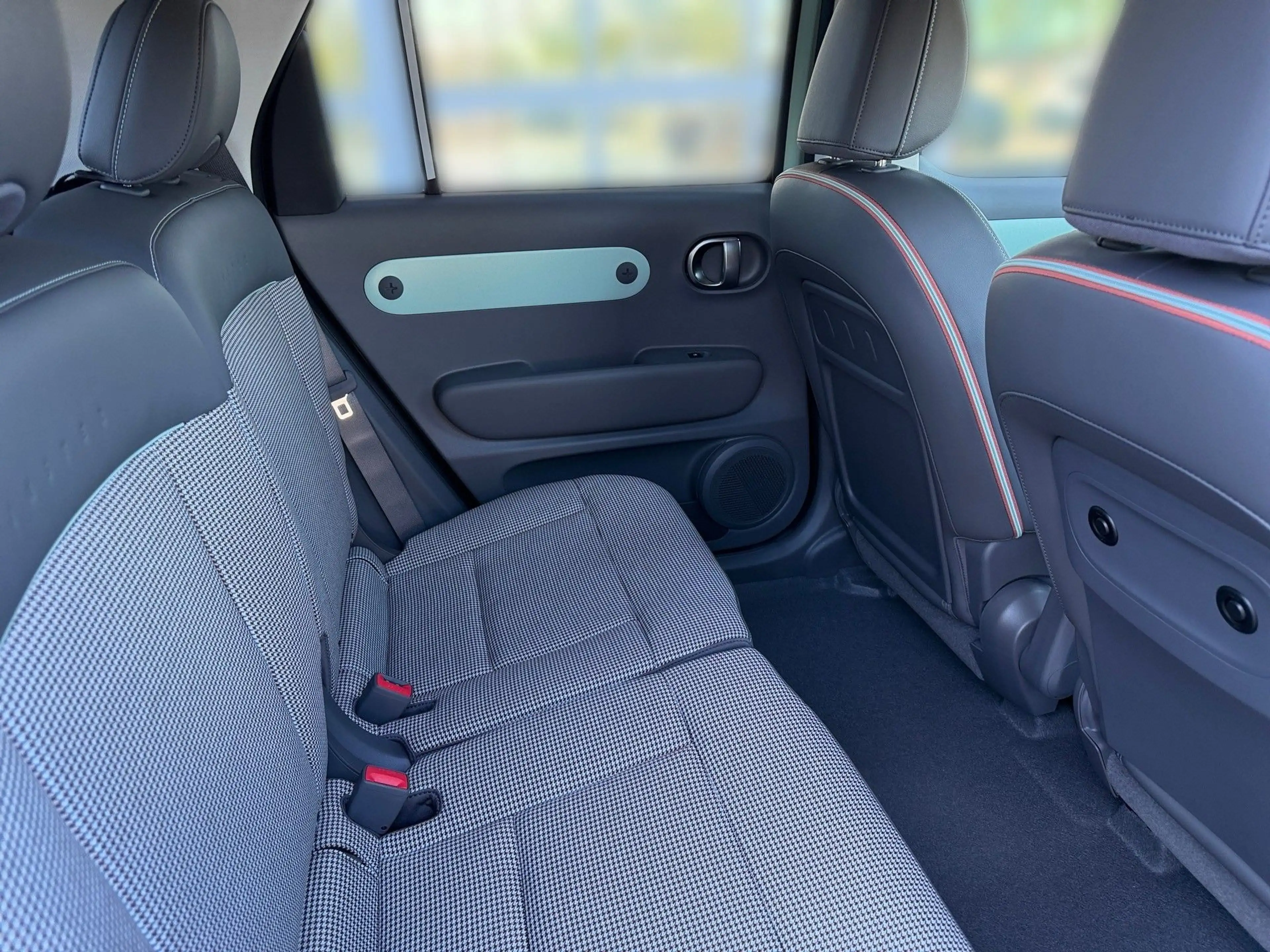 Hyundai Inster Lounge MY27 49 kWh Elektr.-Komfort Paket — photo 15