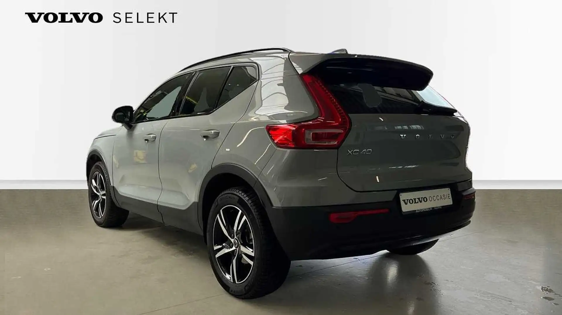 Volvo XC40 Plus Dark T2 Aut | Harman Kardon | Elektrische zet Grijs - 2