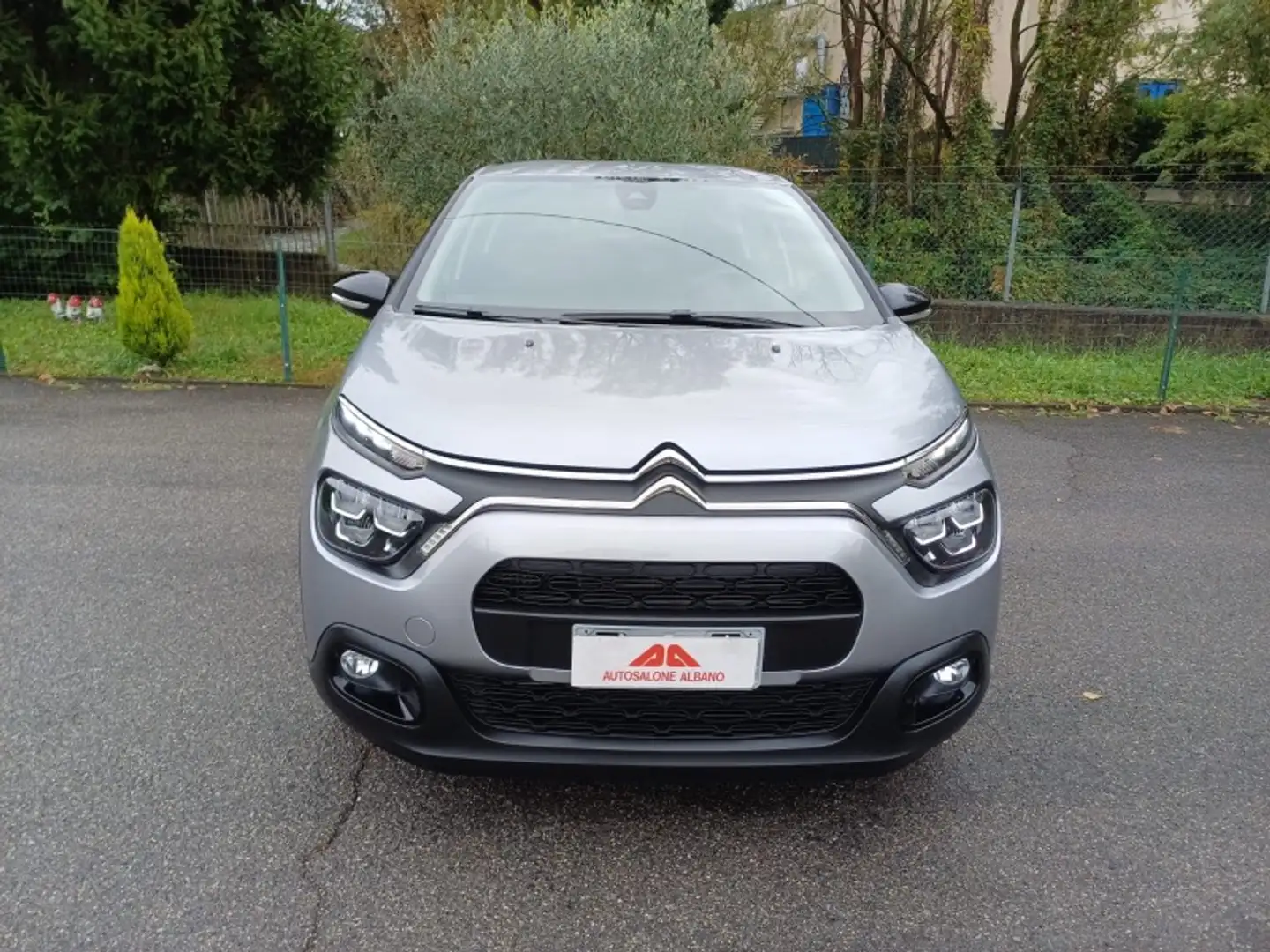 Citroen C3 1.2 puretech Plus s&s 110cv Grau - 2