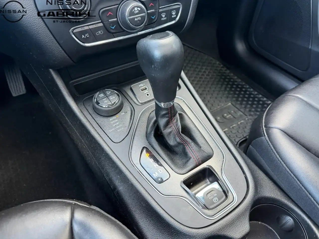 Jeep Cherokee снимка Jeep Cherokee