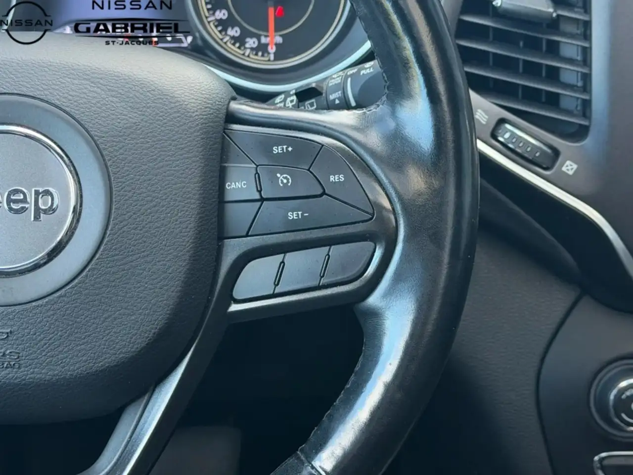 Jeep Cherokee снимка Jeep Cherokee