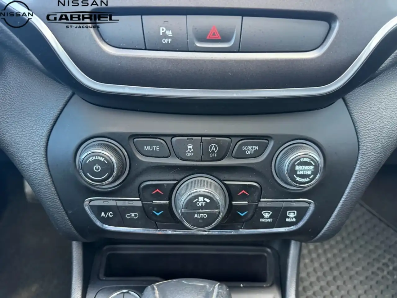 Jeep Cherokee снимка Jeep Cherokee