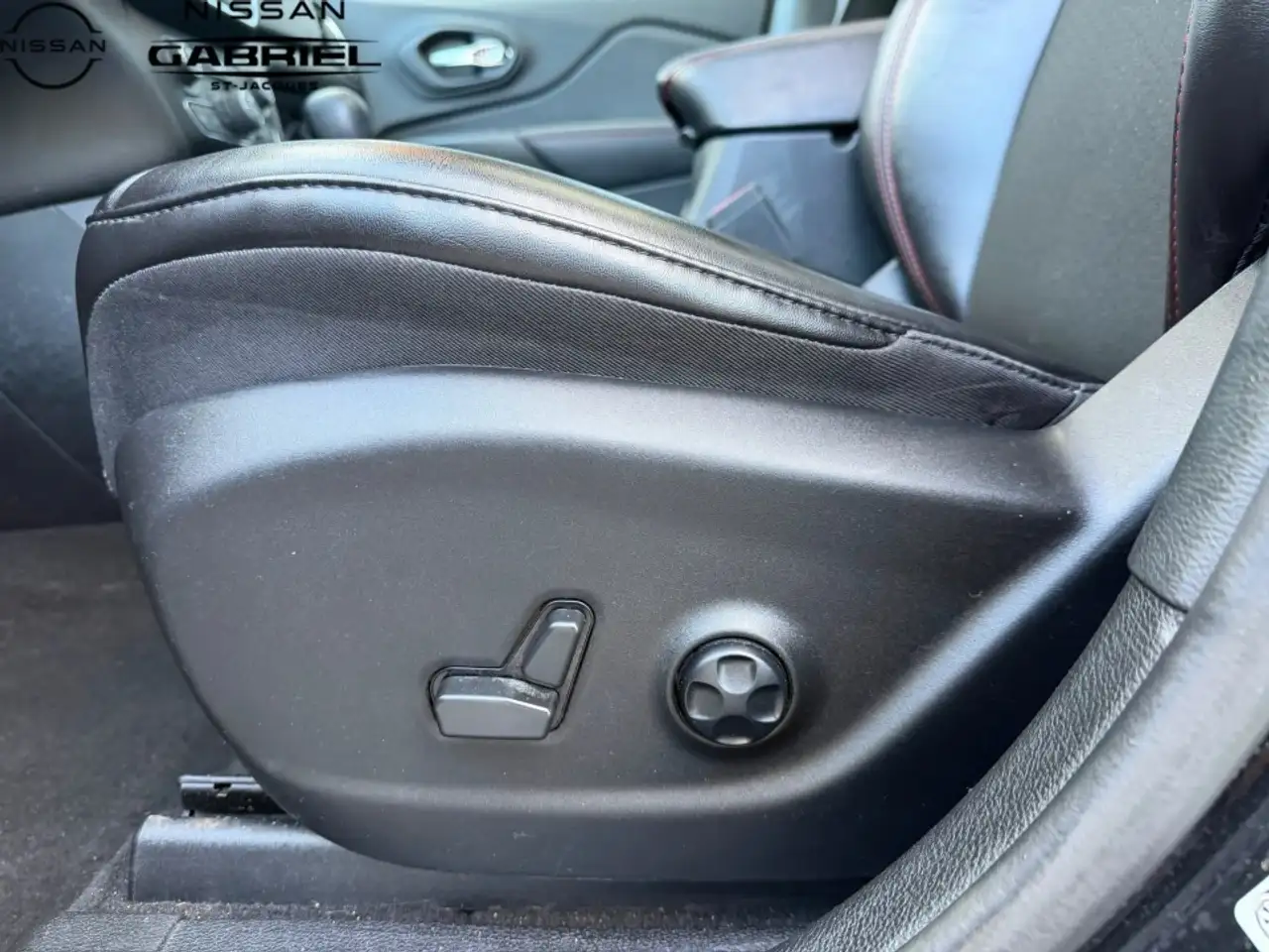 Jeep Cherokee снимка Jeep Cherokee