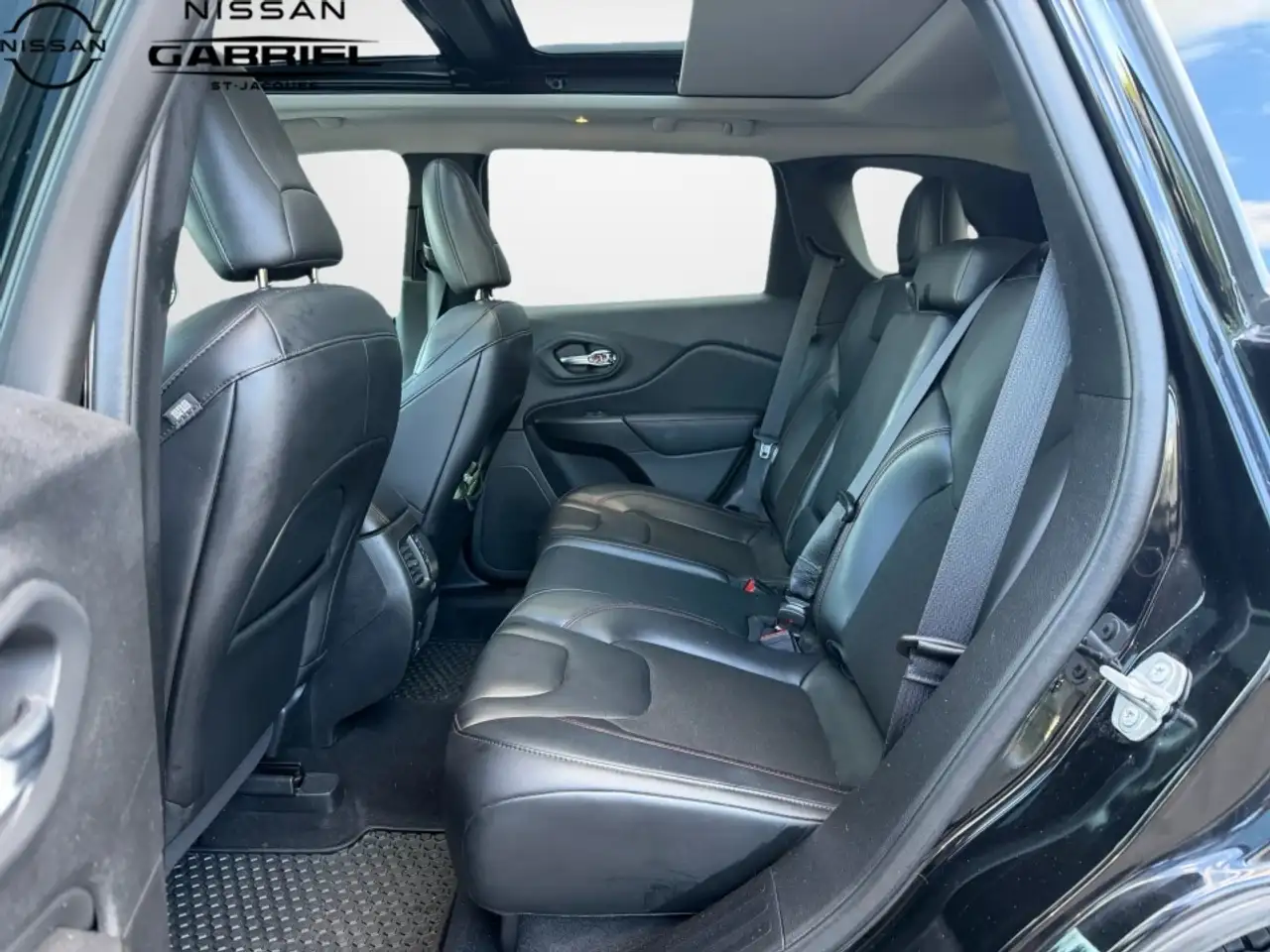 Jeep Cherokee снимка Jeep Cherokee