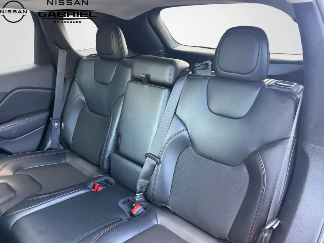 Jeep Cherokee снимка Jeep Cherokee