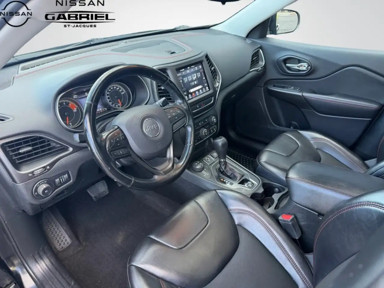 Jeep Cherokee снимка Jeep Cherokee