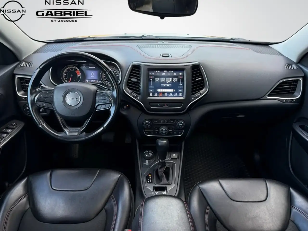 Jeep Cherokee снимка Jeep Cherokee