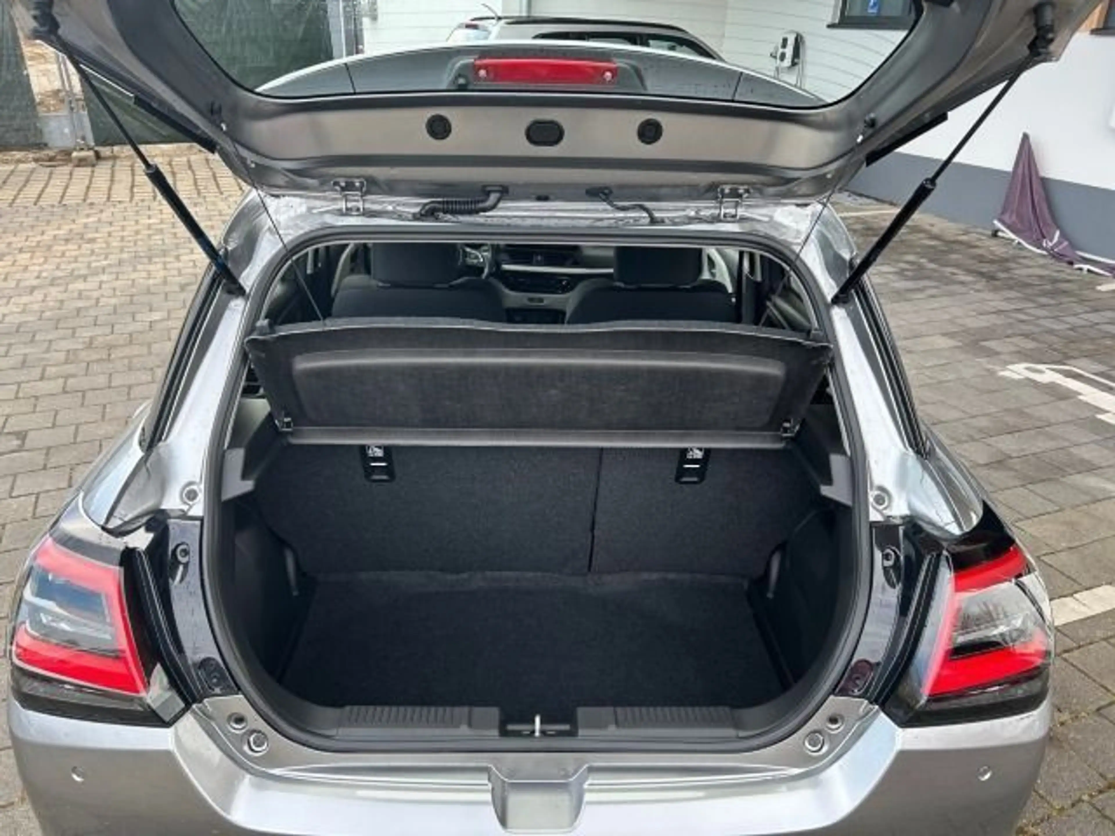 Suzuki Swift SWIFT CLUB HYBRID ALLGRIPP — photo 11