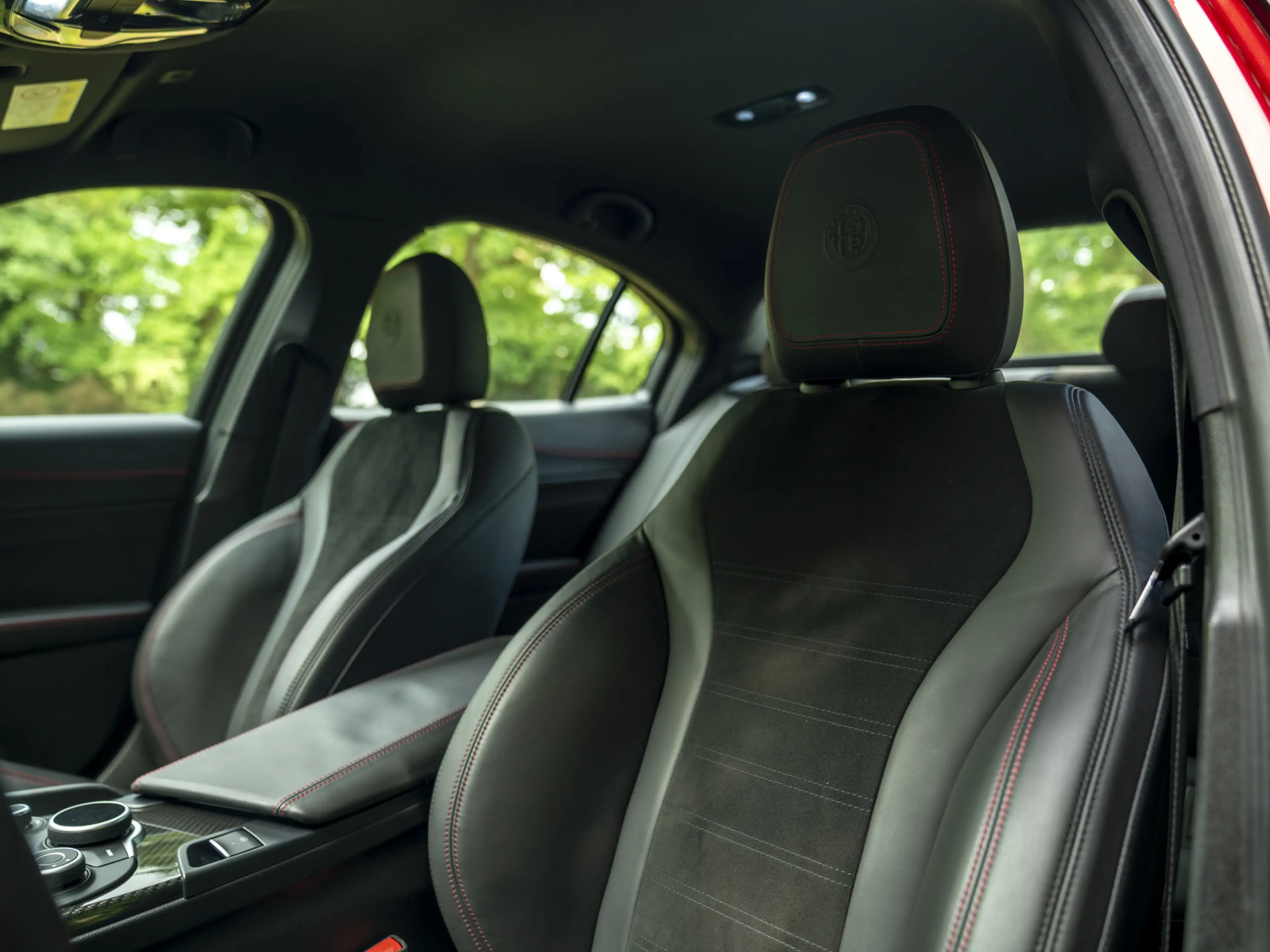Alfa Romeo Giulia 2.9 V6 Quadrifoglio — photo 8