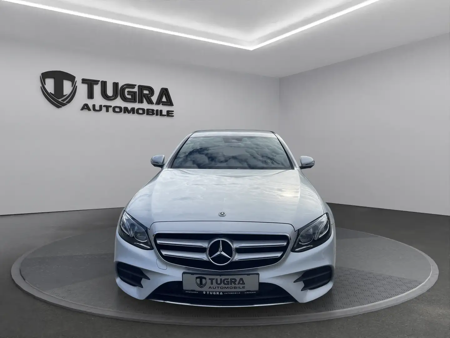 Mercedes-Benz E 220 E 220 d 4Matic ***AMG Line*** Grau - 1