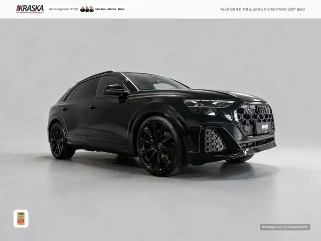 Audi Q8 view 3