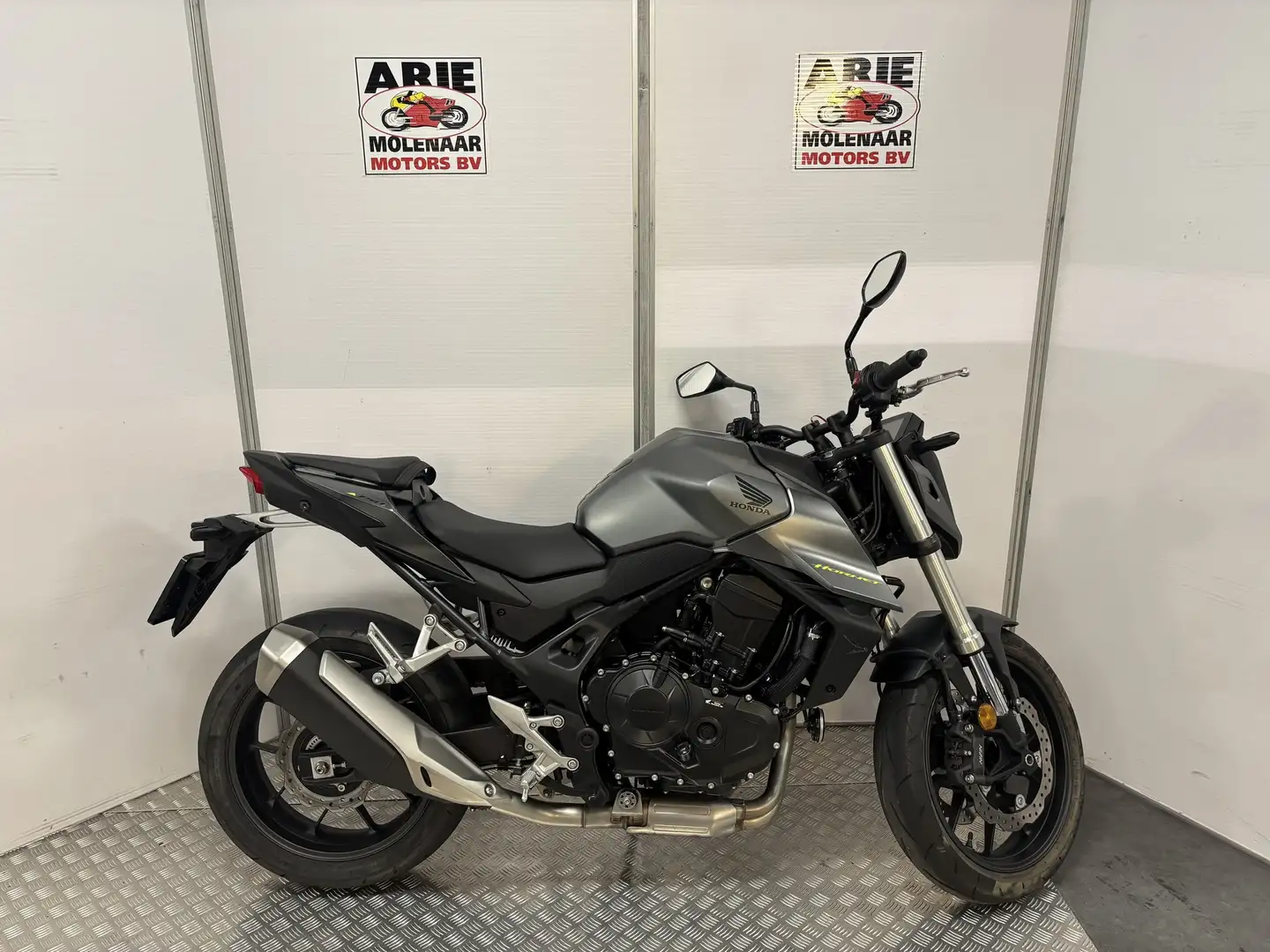 Honda CB 750 Hornet ABS Gri - 1