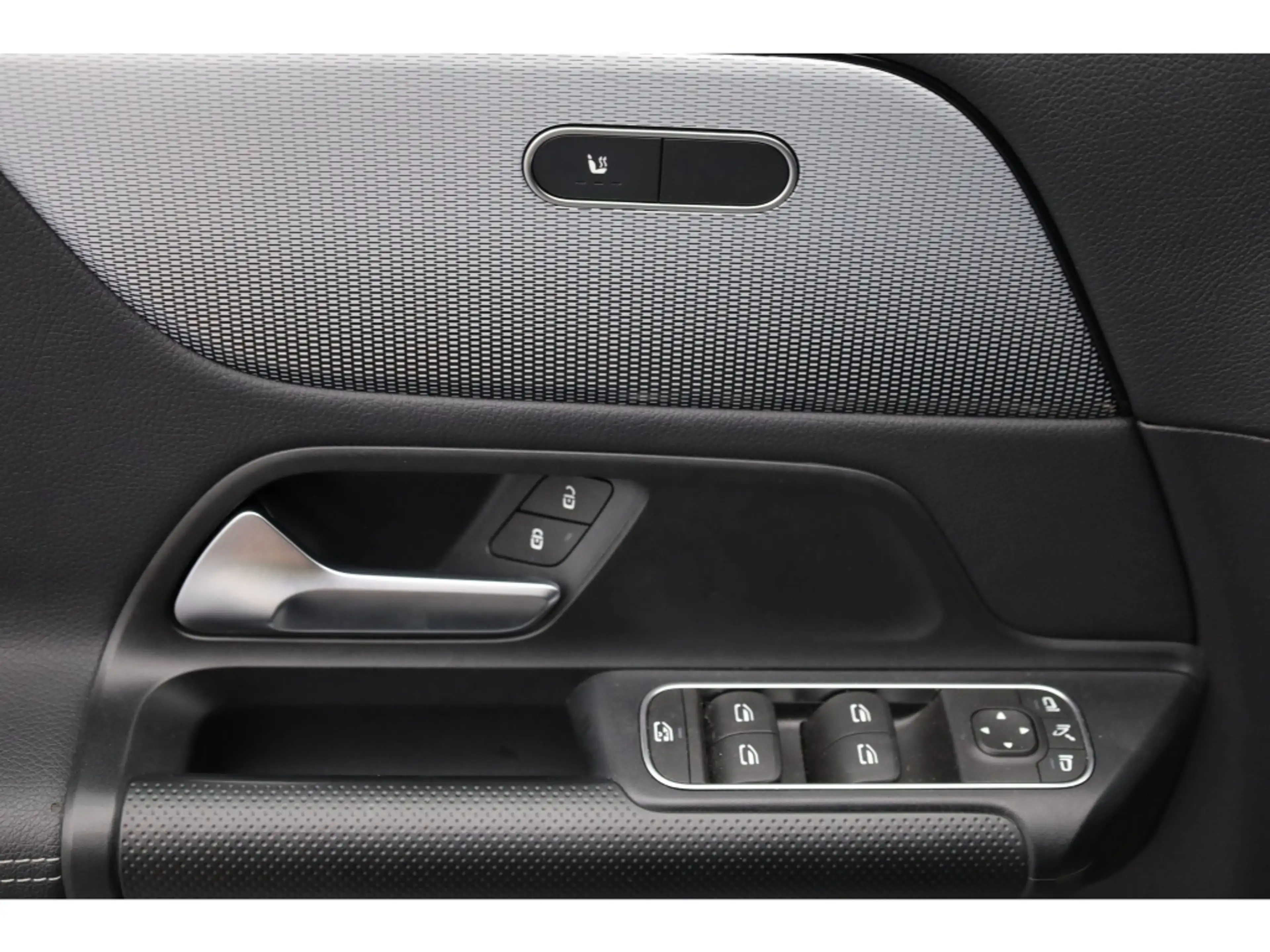 Mercedes-Benz B 220 d MBUX+Style+LED+Wide+Cam.+Navi+AUT+PTS — photo 11