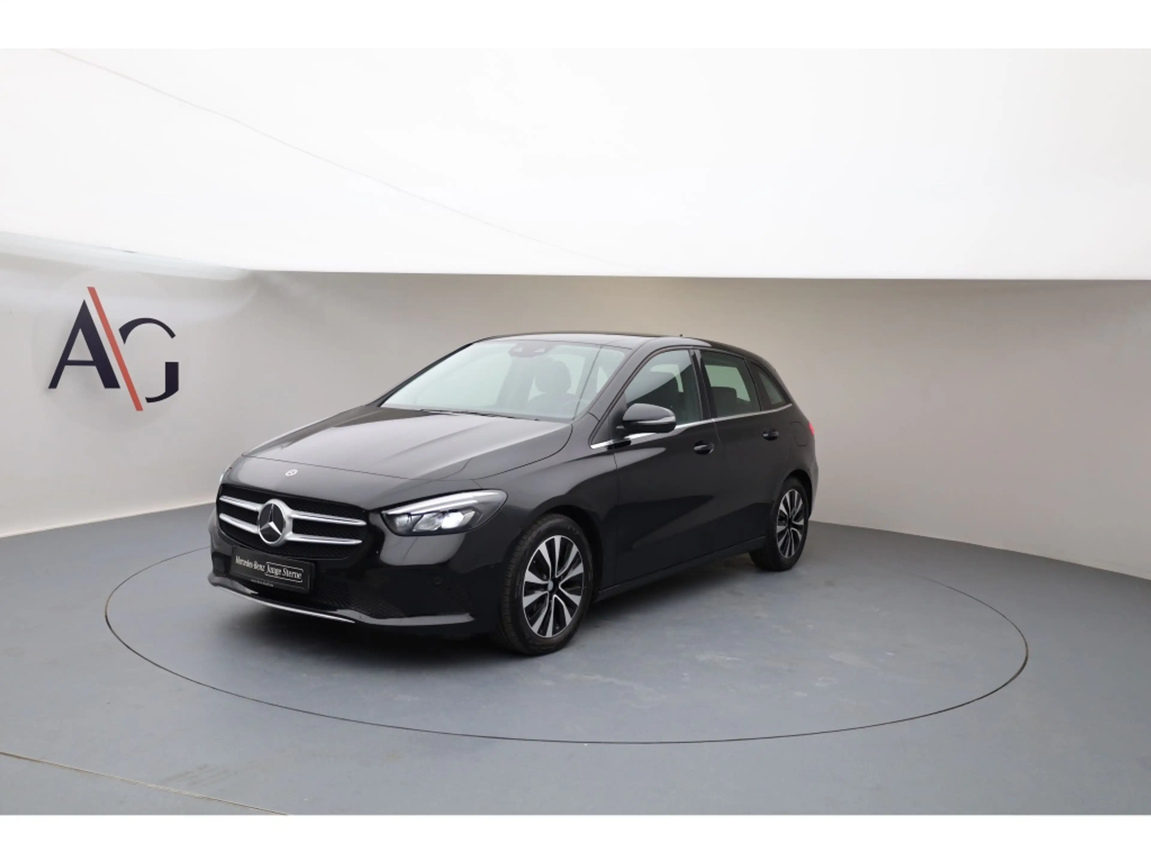 Mercedes-Benz B 220 d MBUX+Style+LED+Wide+Cam.+Navi+AUT+PTS — photo 2