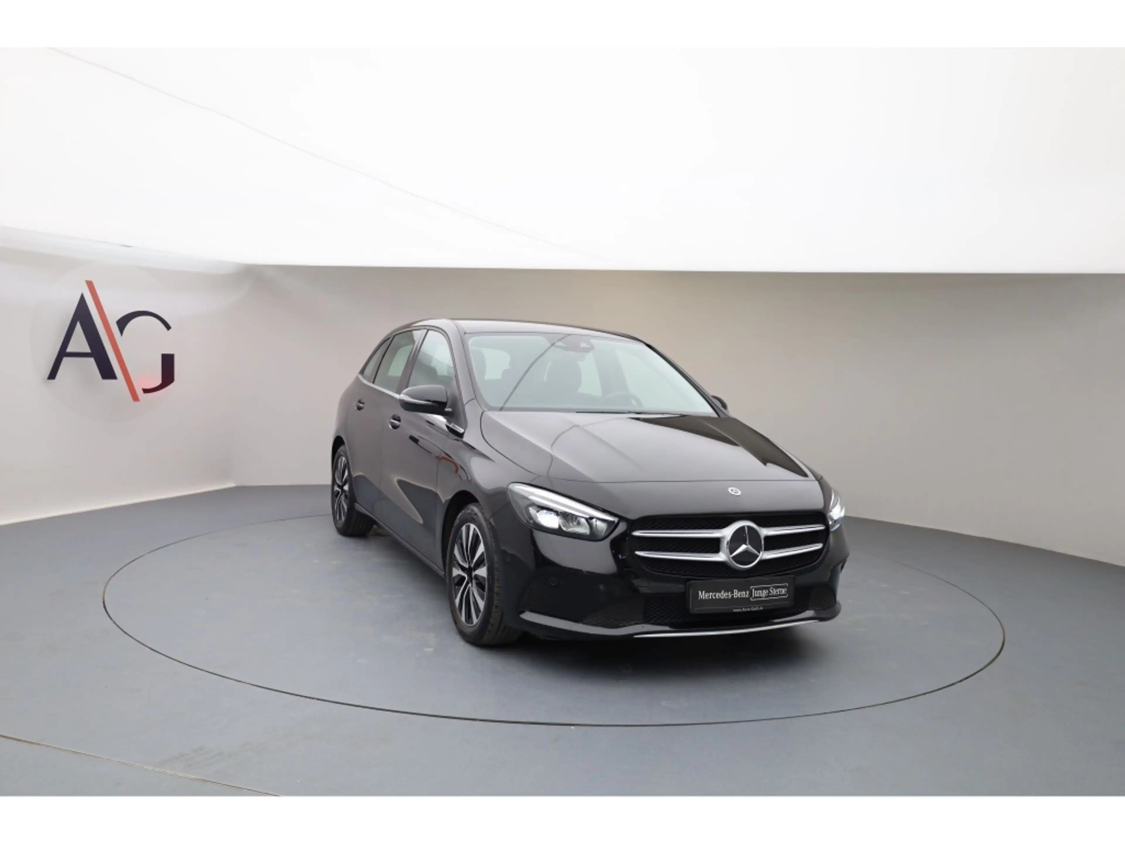 Mercedes-Benz B 220 d MBUX+Style+LED+Wide+Cam.+Navi+AUT+PTS — photo 8