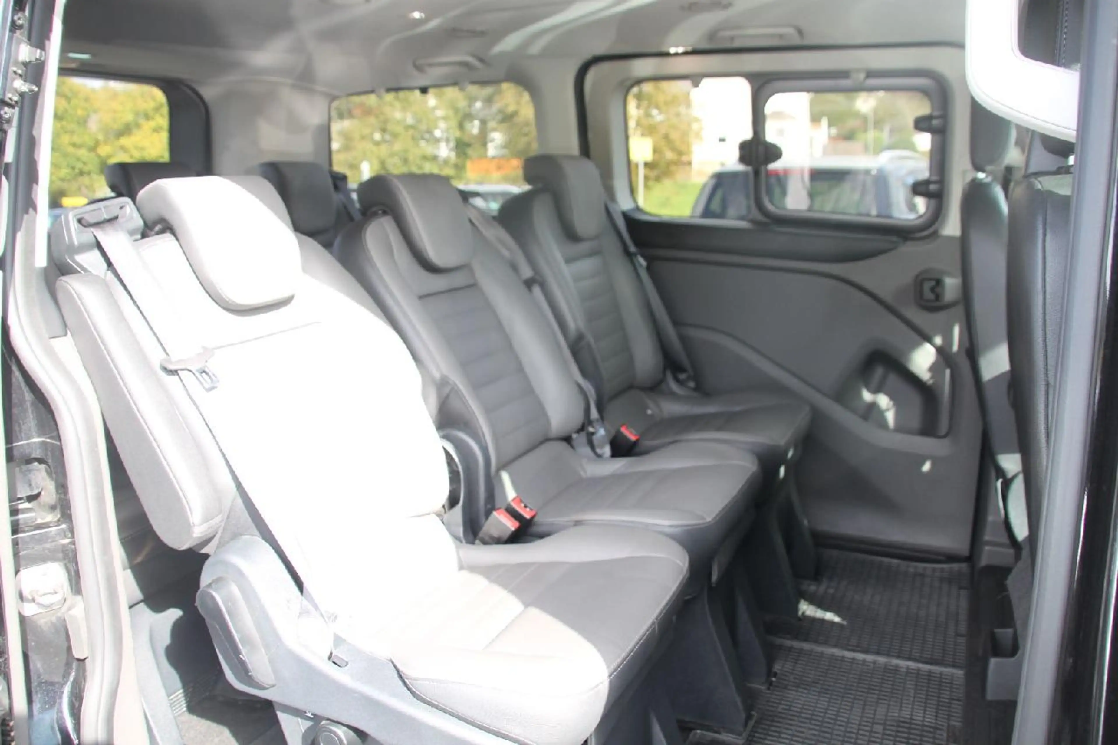 Ford Tourneo Custom 320 L1 Tourneo Titanium+SHZ+LMF+RFK+NAVI+KLIMA+ — photo 12