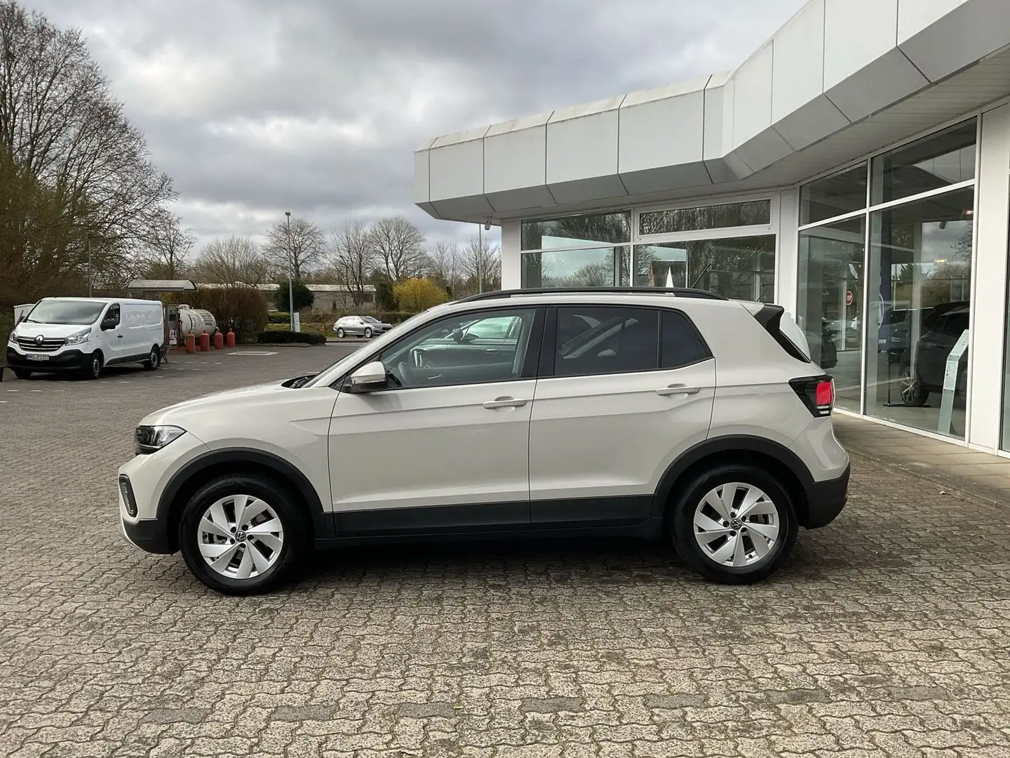 Volkswagen T-Cross Life 1.0 TSI AHK RFK LED ACC Navi Sitzhz Grijs - 2