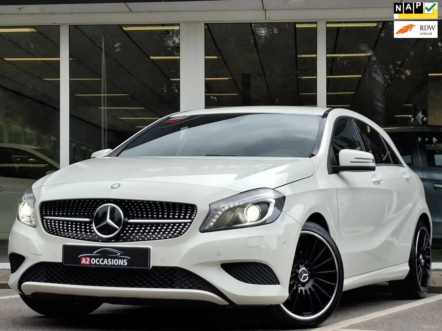 Mercedes-Benz A 200 Aut. Xenon/18inch/Bluetooth/Navi/PDC/Stoelverwarmi Wit - 1