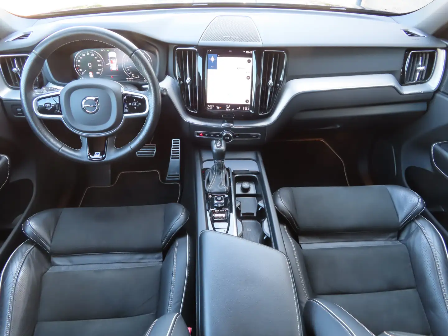 Volvo XC60 2.0 T5 R-Design | trekhaak | Harman Kardon | verwa Zwart - 2