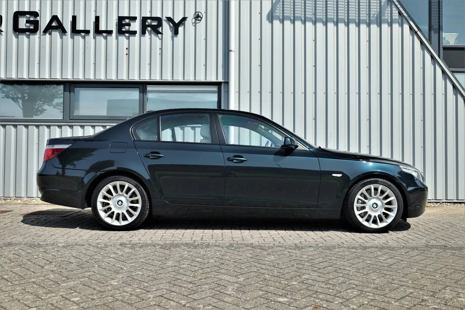 BMW 545 5-serie 545i Executive Individual Youngtimer Verde - 2