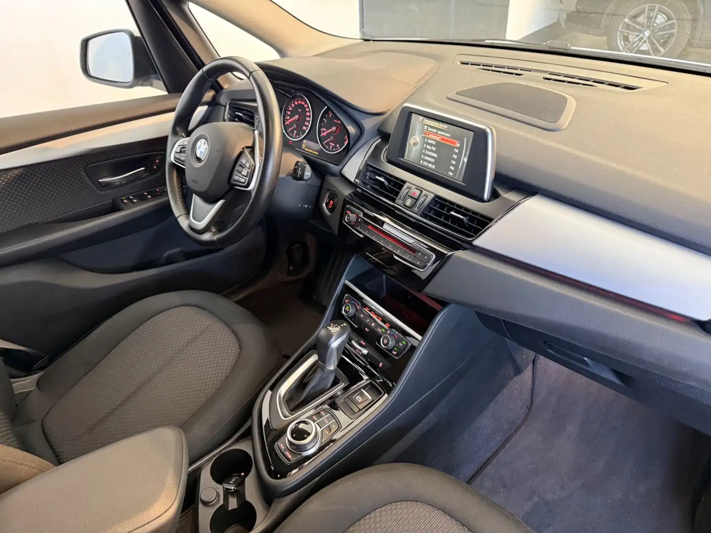 BMW 220 220 I *ACTIVE TOURER ADVANTAGE*AUTOMATIK*1.HAND* Weiß - 2