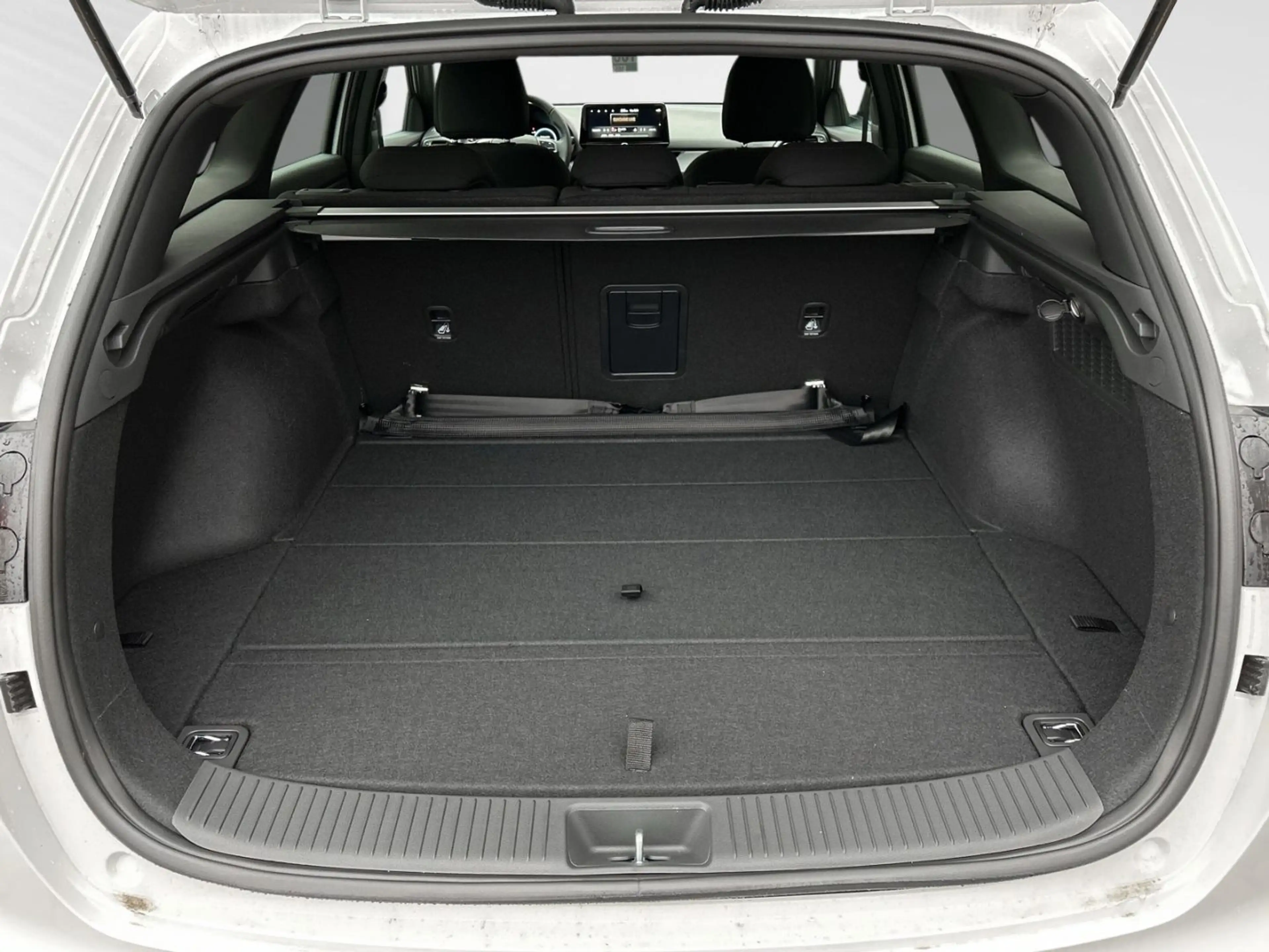 Hyundai i30 Kombi 1.5T M/T ADVANTAGE SHZ LED Navi PanD. — photo 7