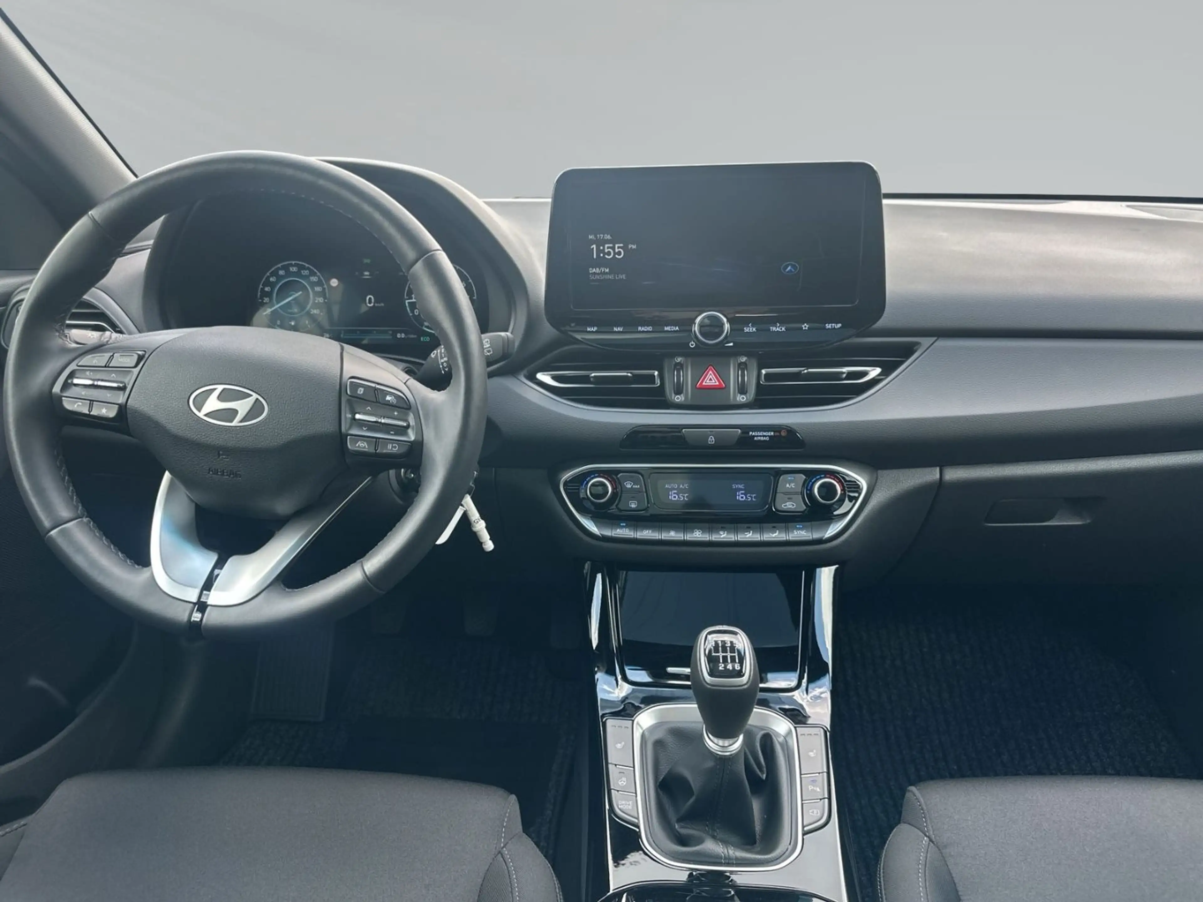 Hyundai i30 Kombi 1.5T M/T ADVANTAGE SHZ LED Navi PanD. — photo 9