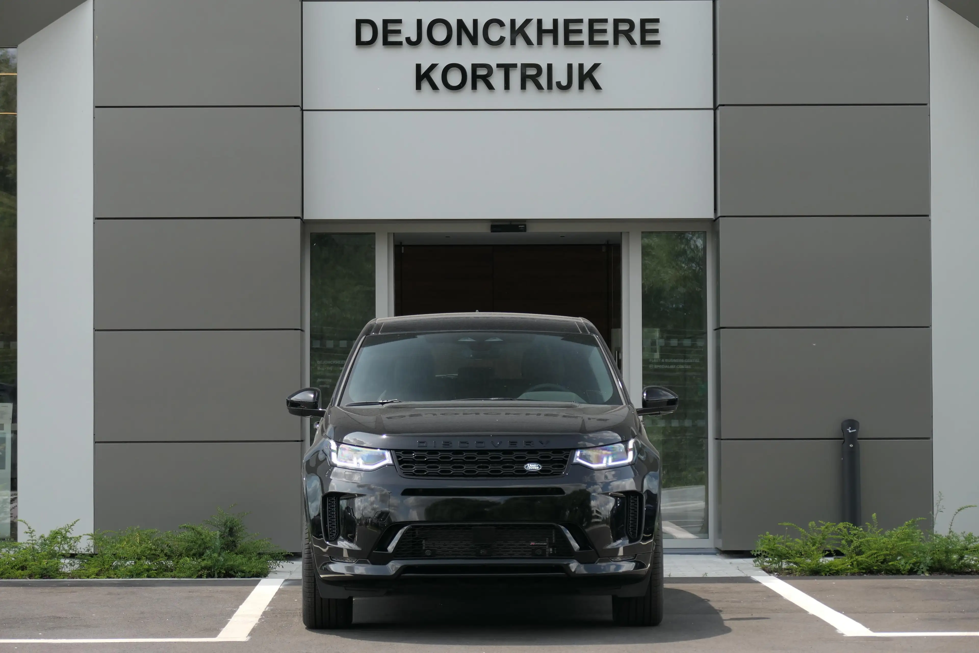 Land Rover Discovery Sport P300e R-Dynamic SE | BLACK PACK | PANO | MERIDIAN — photo 2