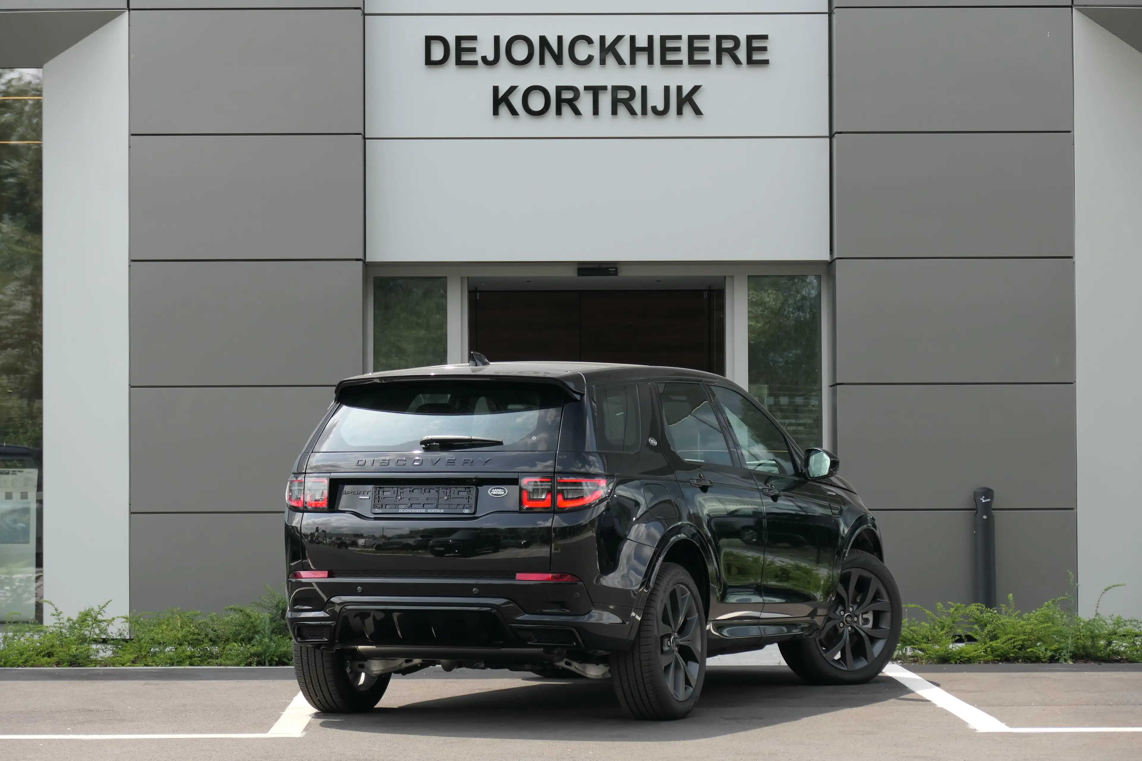 Land Rover Discovery Sport P300e R-Dynamic SE | BLACK PACK | PANO | MERIDIAN — photo 4