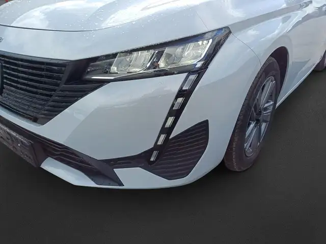 Peugeot 308 view 9