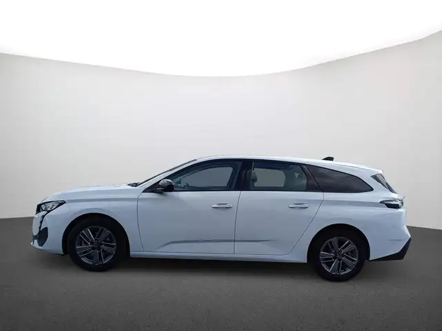 Peugeot 308 view 4