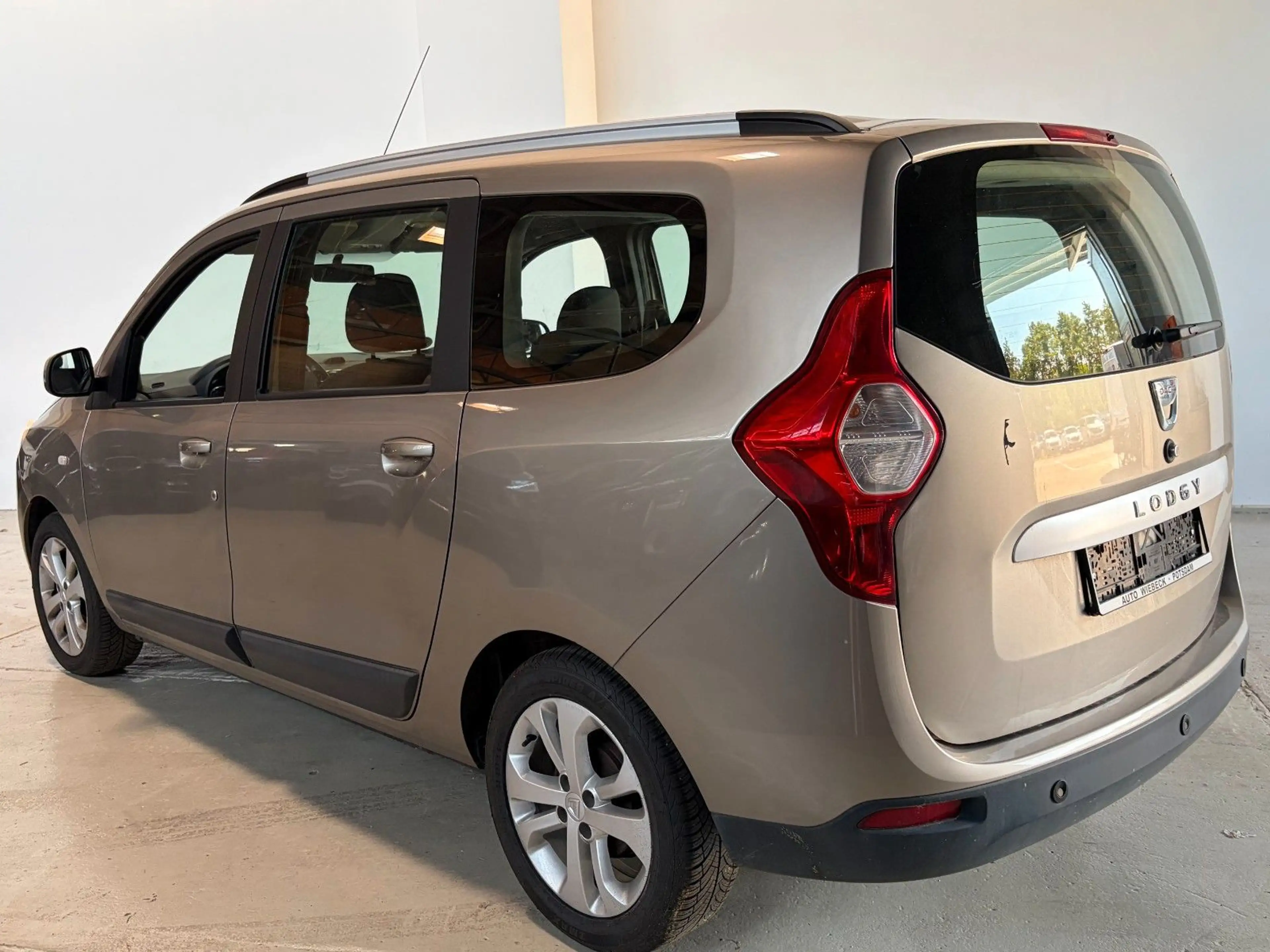 Dacia Lodgy Prestige 1.2 — photo 4