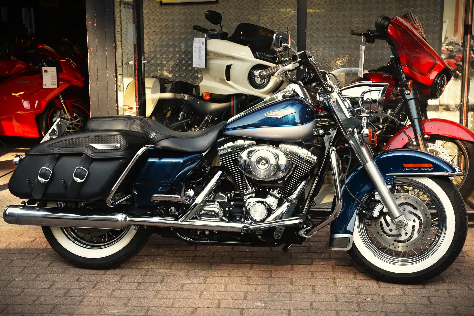 Harley-Davidson Road King CLASSIC ***MOTO VERTE*** Blau - 2