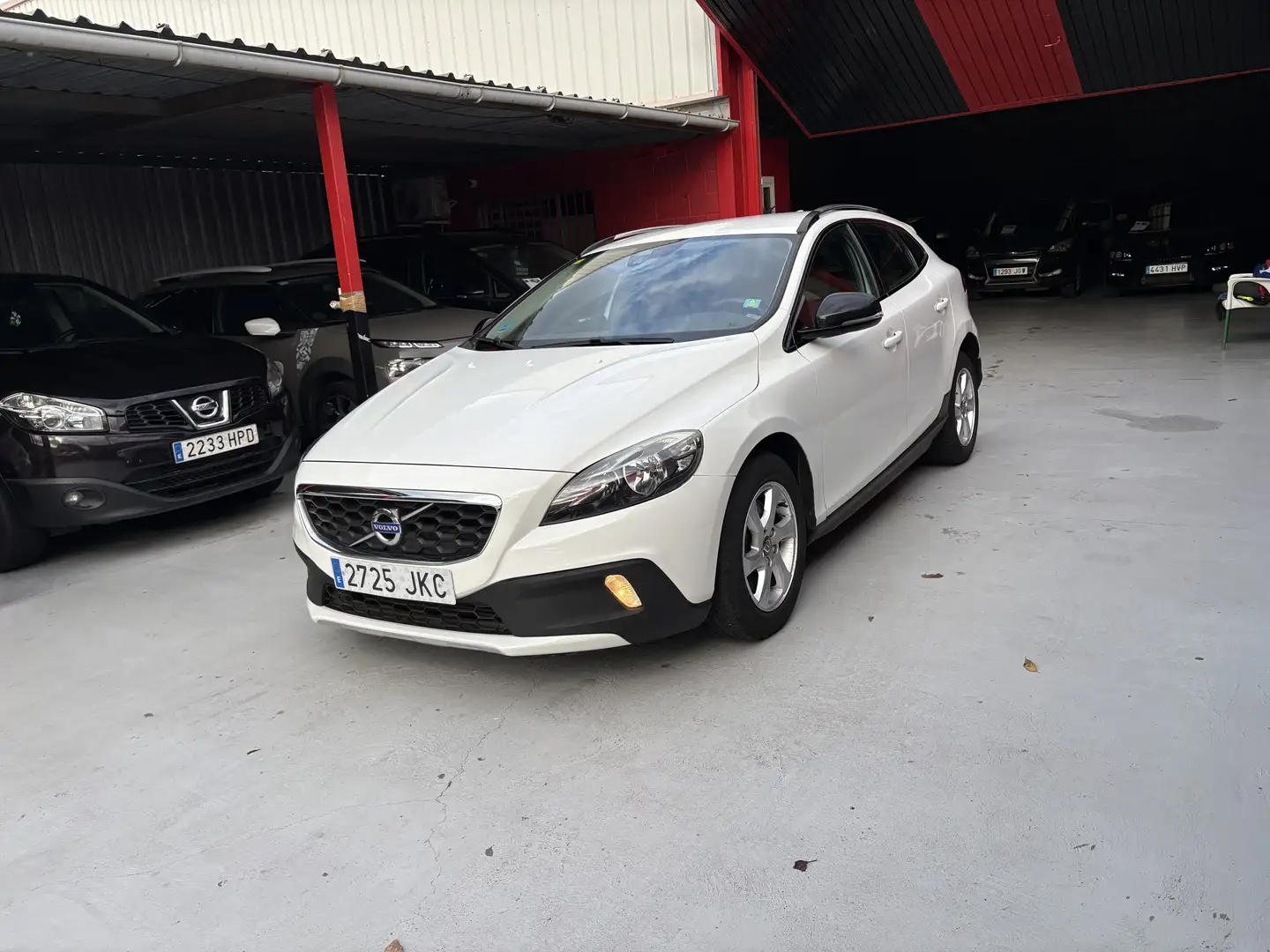 Volvo V40 Cross Country D2 Momentum 120 Blanco - 2