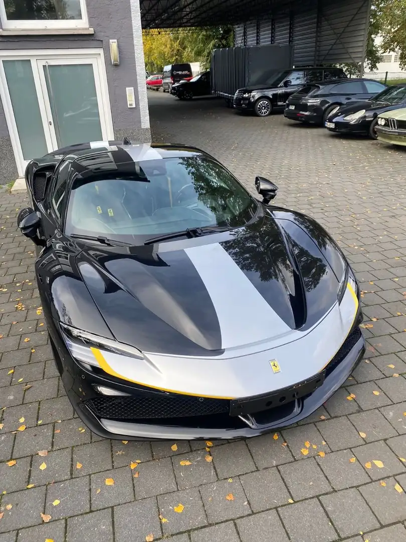 Ferrari Sonstige SF90Fiorono "NEU" Schwarz - 1