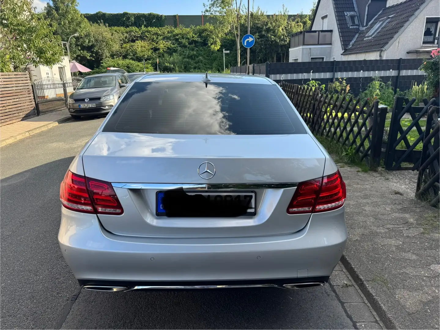 Mercedes-Benz E 200 7G-TRONIC Avantgarde Silber - 2
