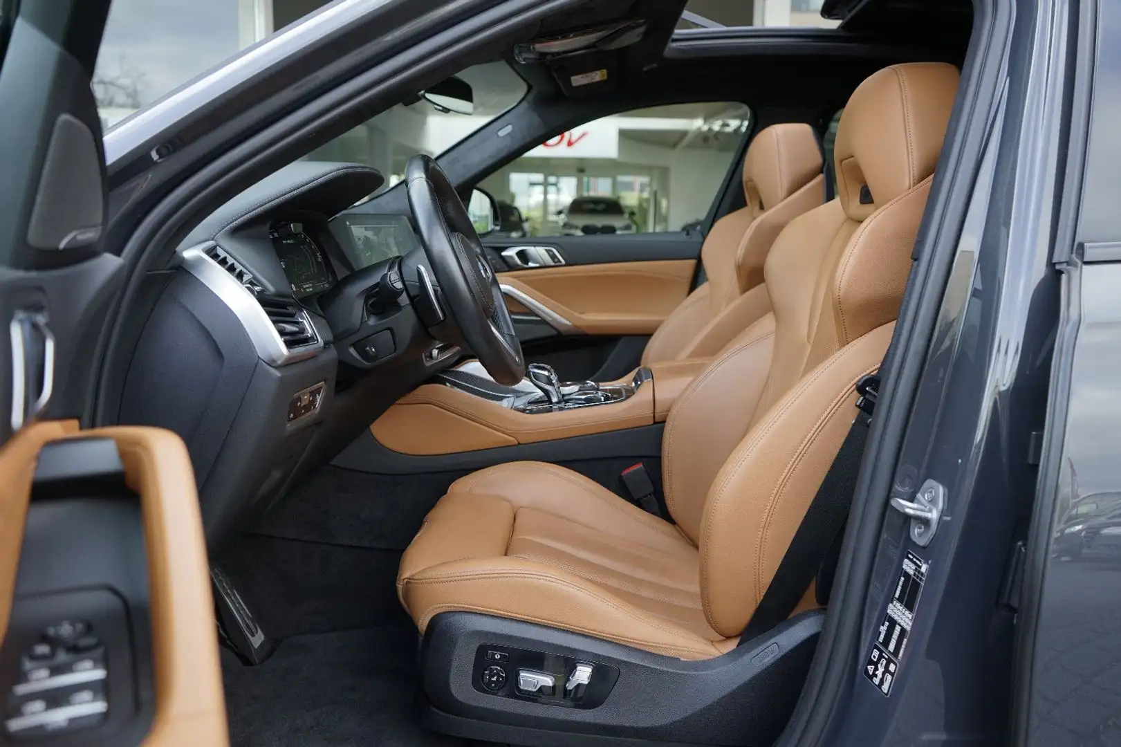 BMW X6 M50i*Individual*Carbon*M Sitze*PanoSKY*Iconic Grijs - 2