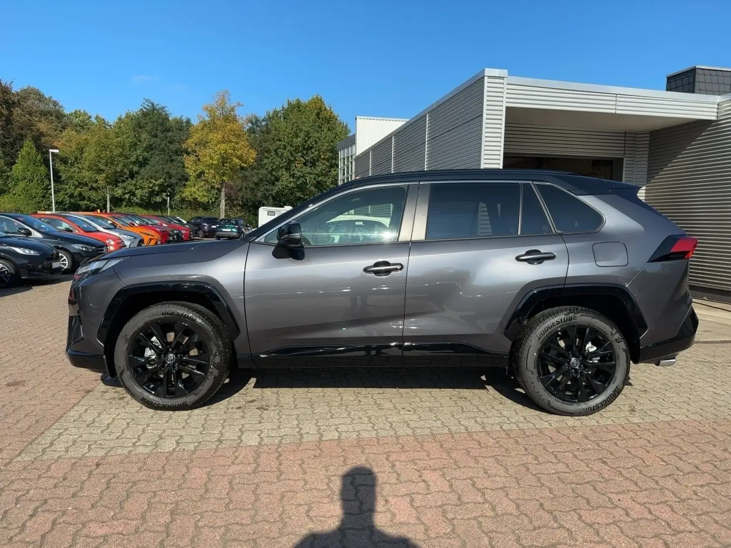 Toyota RAV 4 2,5 Hybrid Style 4x2+TEMPOMAT+KLIMA+SHZ+++ Grau - 2