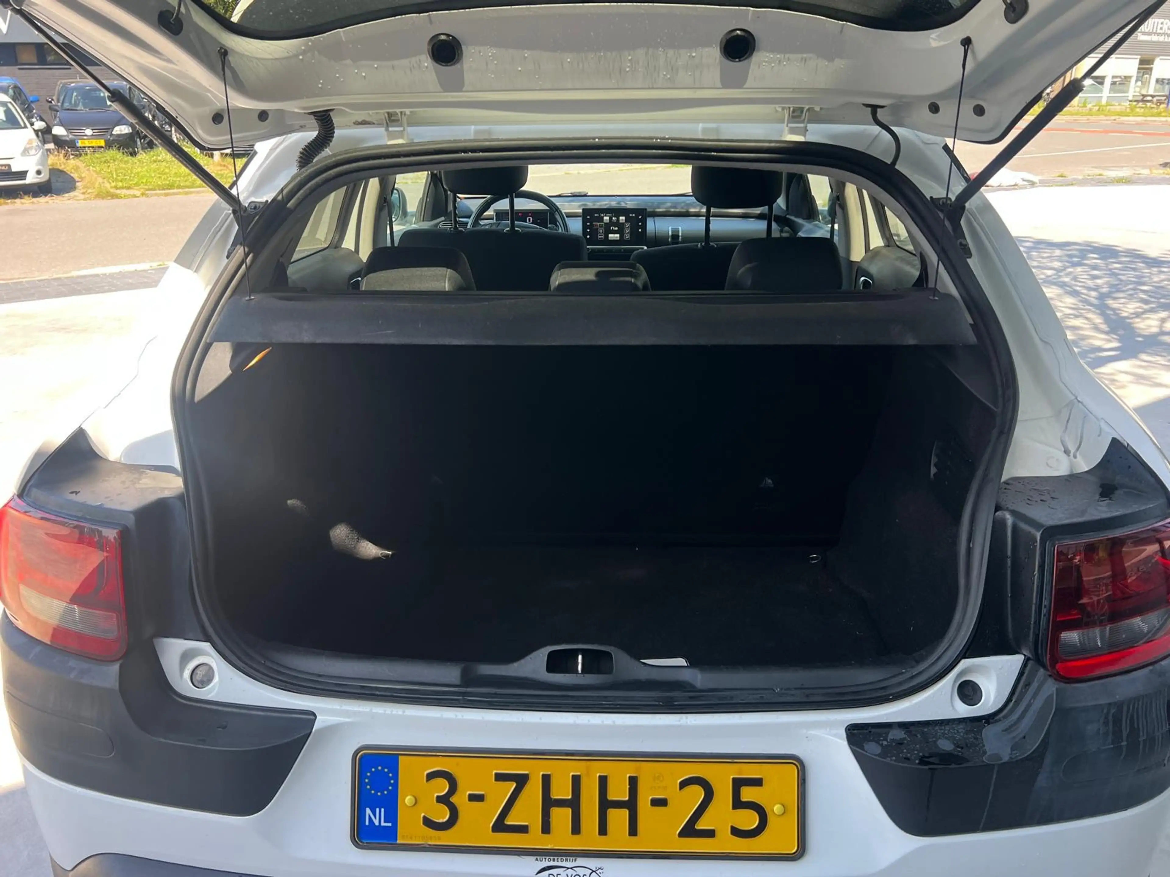 Citroen C4 Cactus 1.2 e-VTi Shine/automaat/airco/camera/Trekhaak/NAP — photo 8