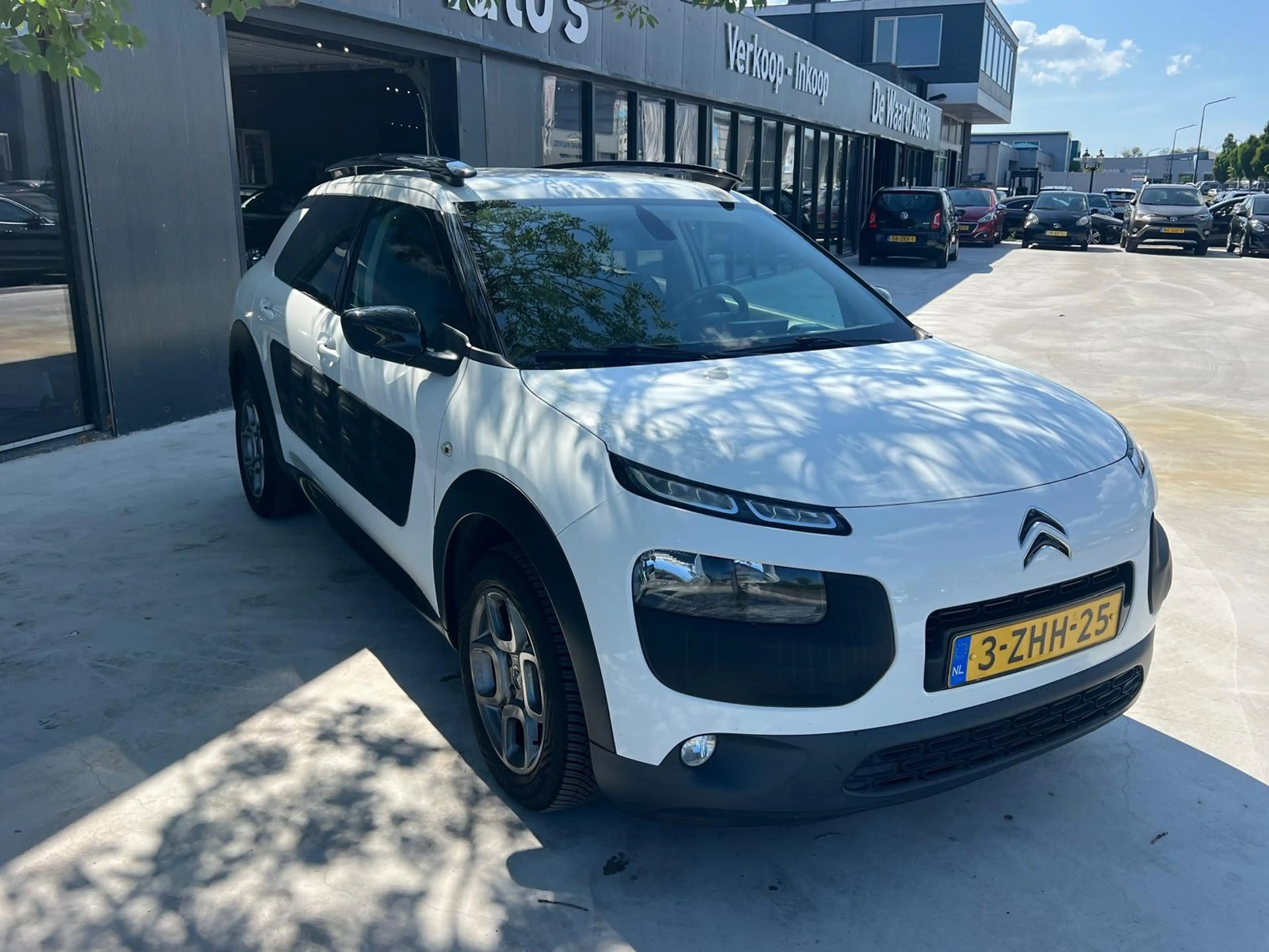 Citroen C4 Cactus 1.2 e-VTi Shine/automaat/airco/camera/Trekhaak/NAP — photo 3