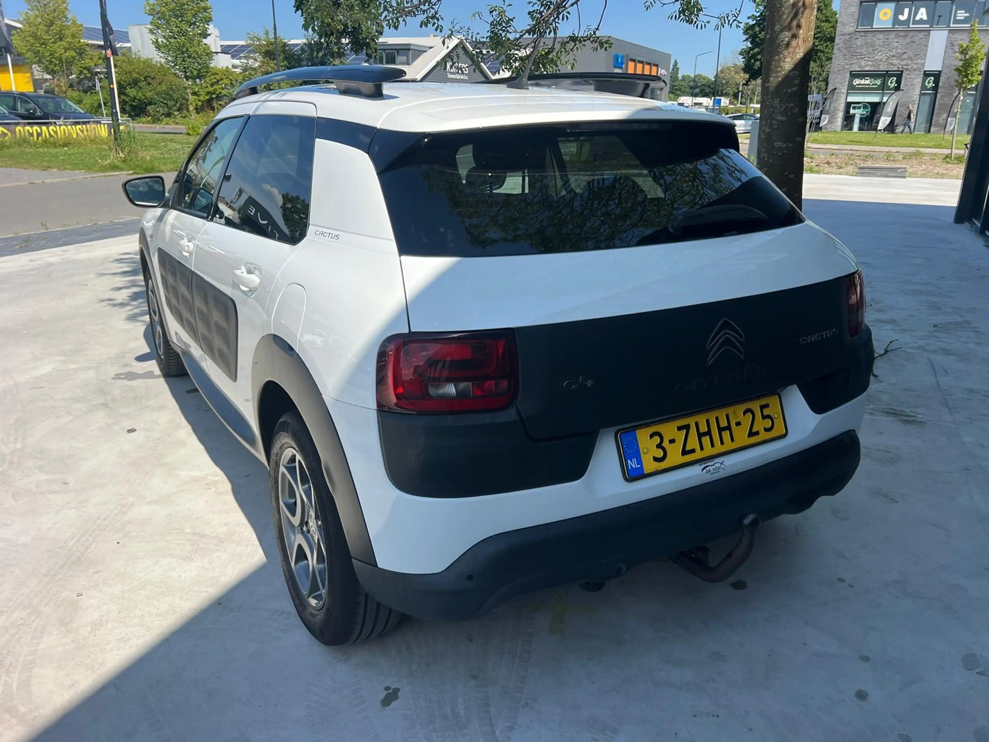 Citroen C4 Cactus 1.2 e-VTi Shine/automaat/airco/camera/Trekhaak/NAP — photo 6