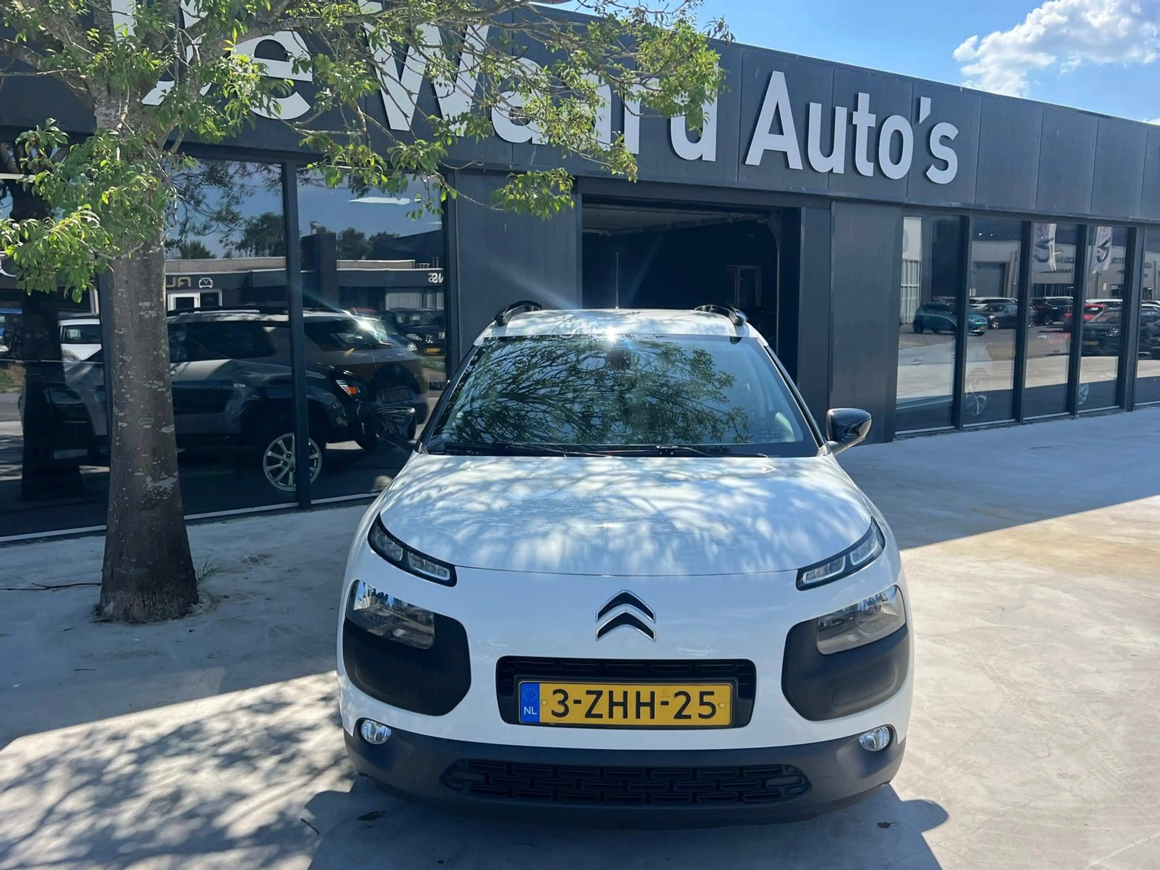 Citroen C4 Cactus 1.2 e-VTi Shine/automaat/airco/camera/Trekhaak/NAP — photo 4