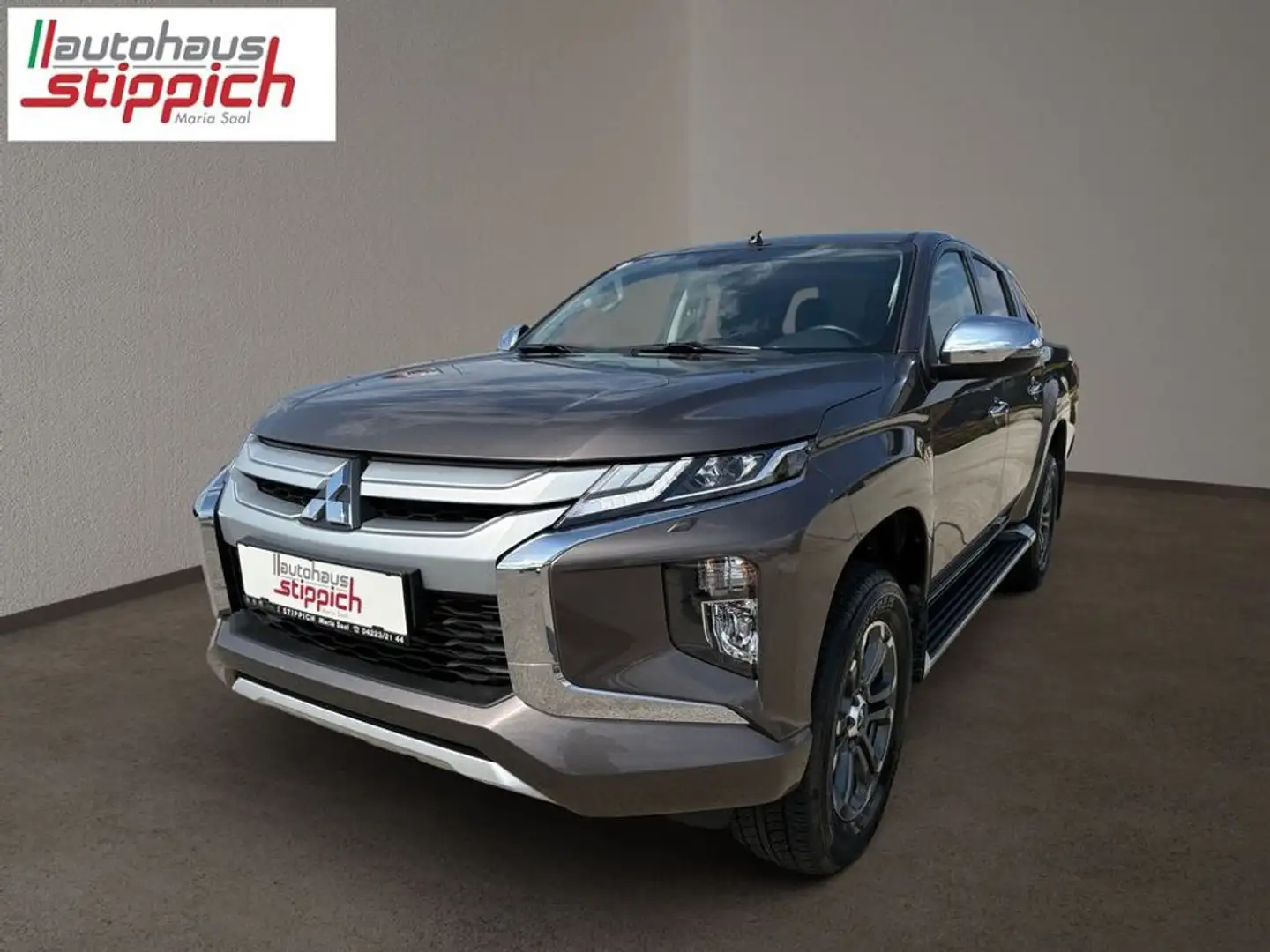 Mitsubishi L200 Doppelkabine DI-D 2,2 AT 4WD mit 4.500km!!!! Braun - 1