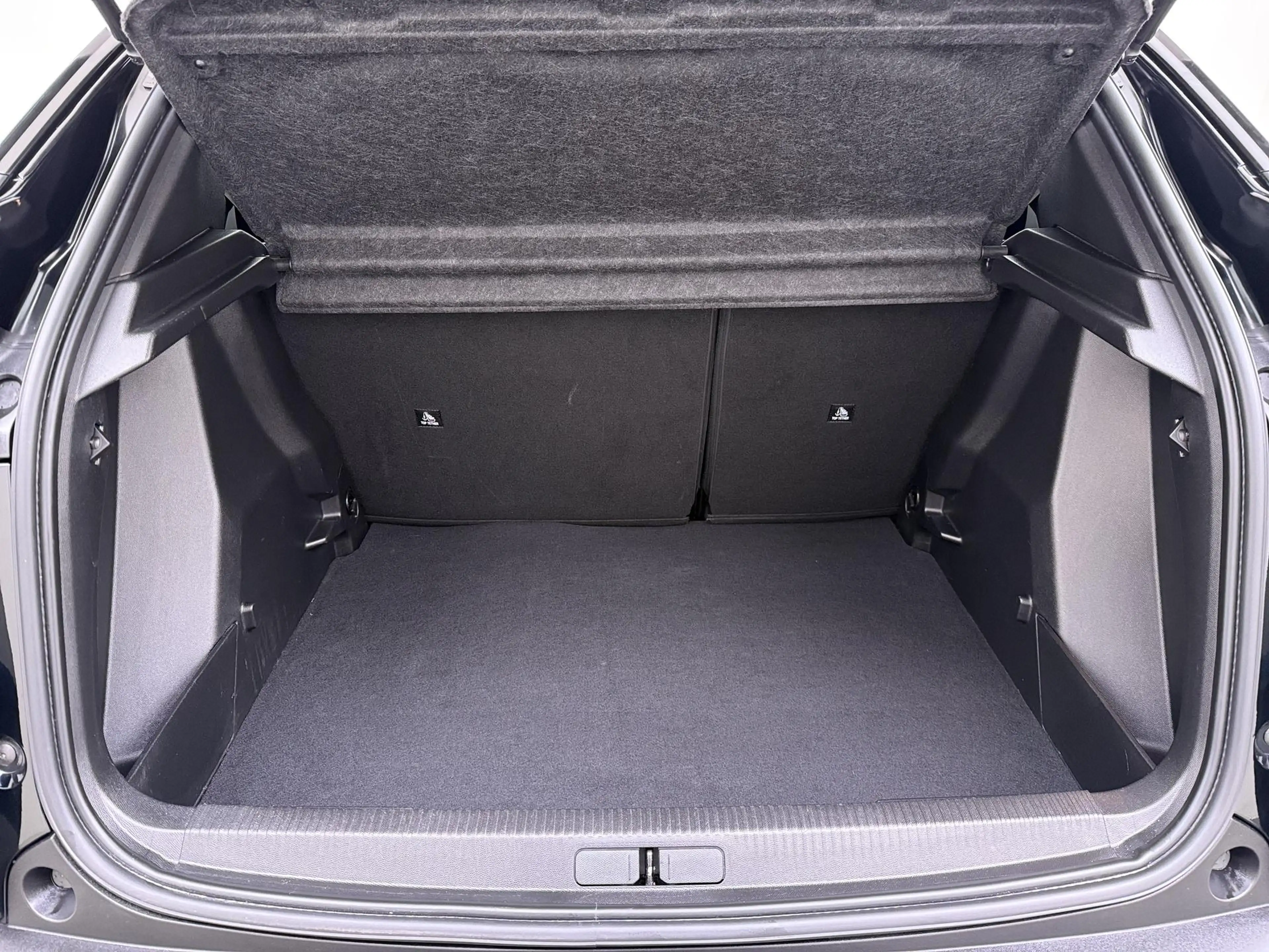 Peugeot e-2008 SUV Active 50 kWh 136pk | Accu 94% | 3-Fase | Navi — photo 12