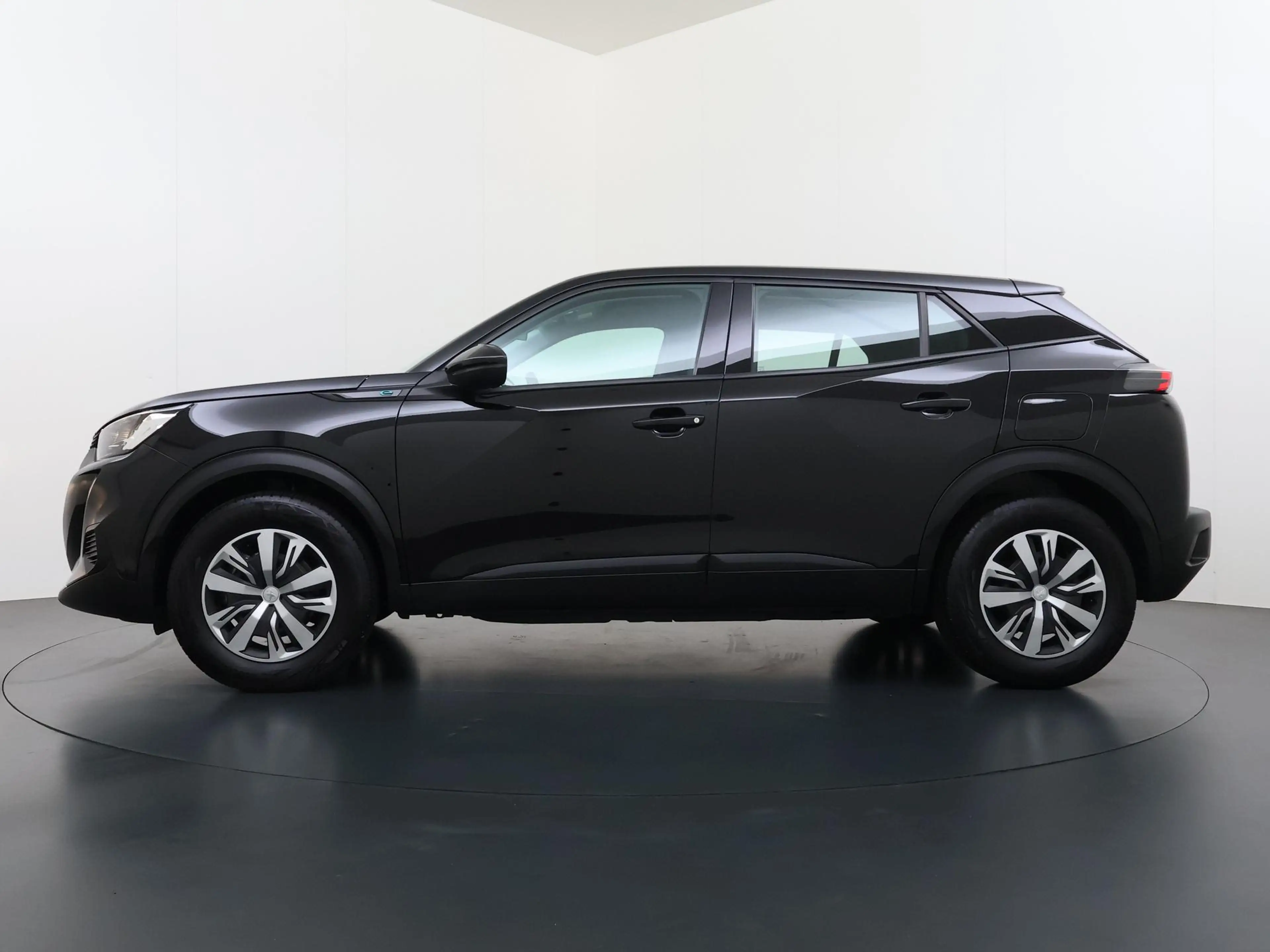 Peugeot e-2008 SUV Active 50 kWh 136pk | Accu 94% | 3-Fase | Navi — photo 5
