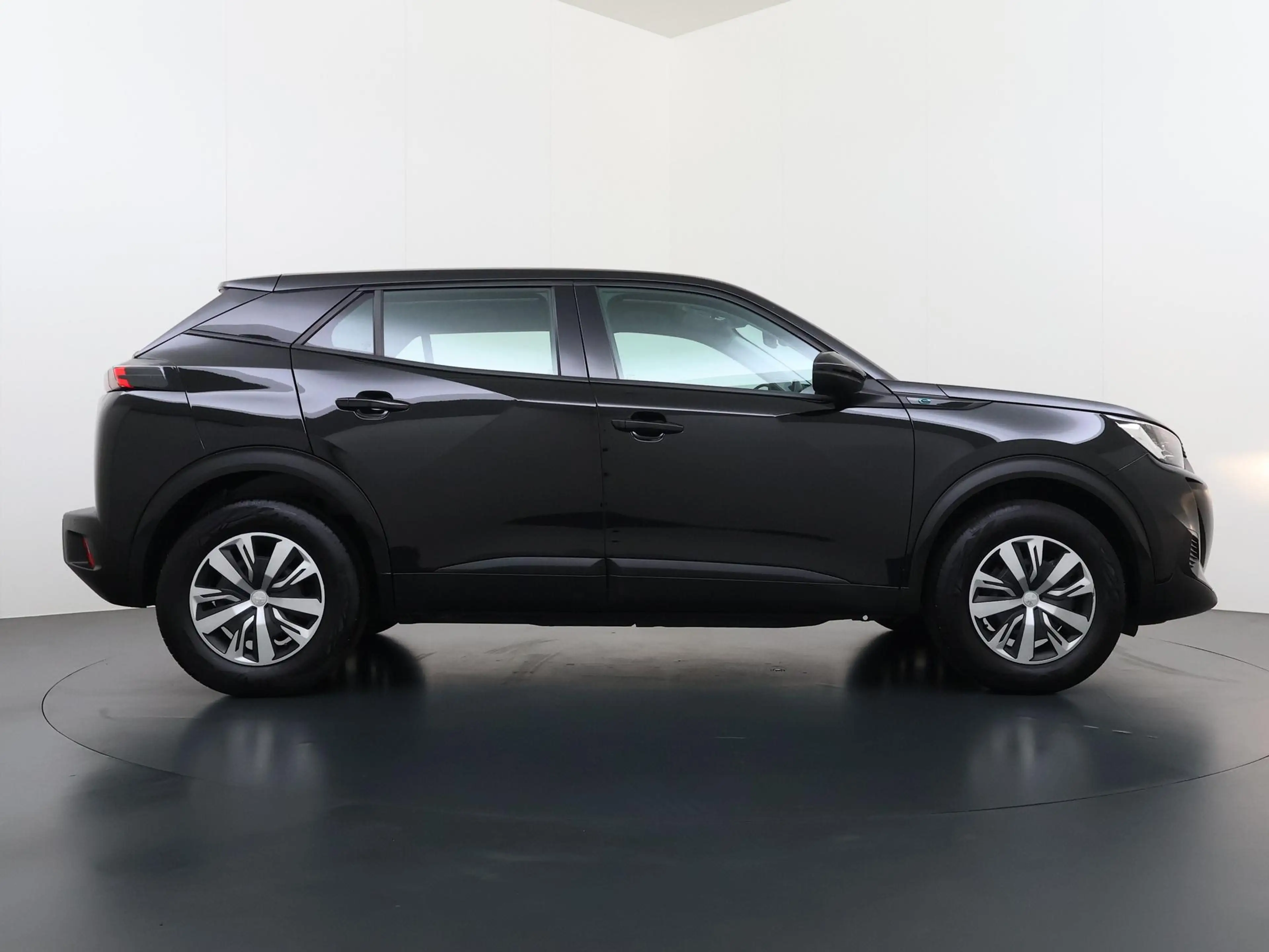 Peugeot e-2008 SUV Active 50 kWh 136pk | Accu 94% | 3-Fase | Navi — photo 9