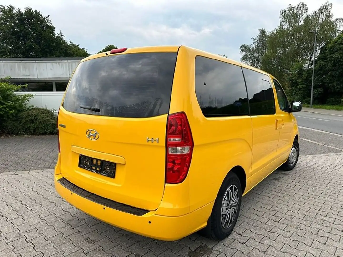 Hyundai H-1 2.5 Travel Comfort Sárga - 2
