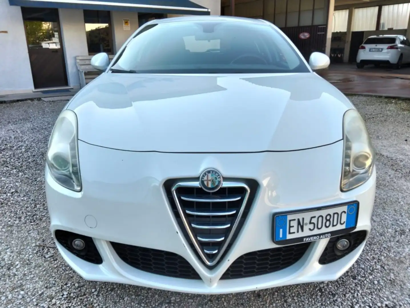 Alfa Romeo Giulietta 1.4 Turbo 120 CV GPL bijela - 2