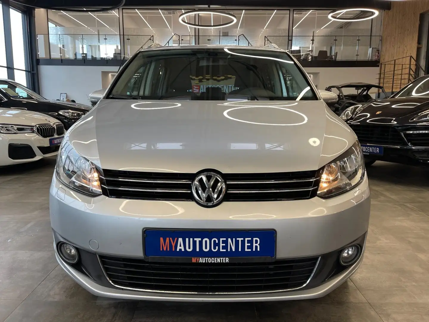 Volkswagen Touran Highline *PANO*SHZ*NAVI*PDC*TEMPOMAT* Silber - 2